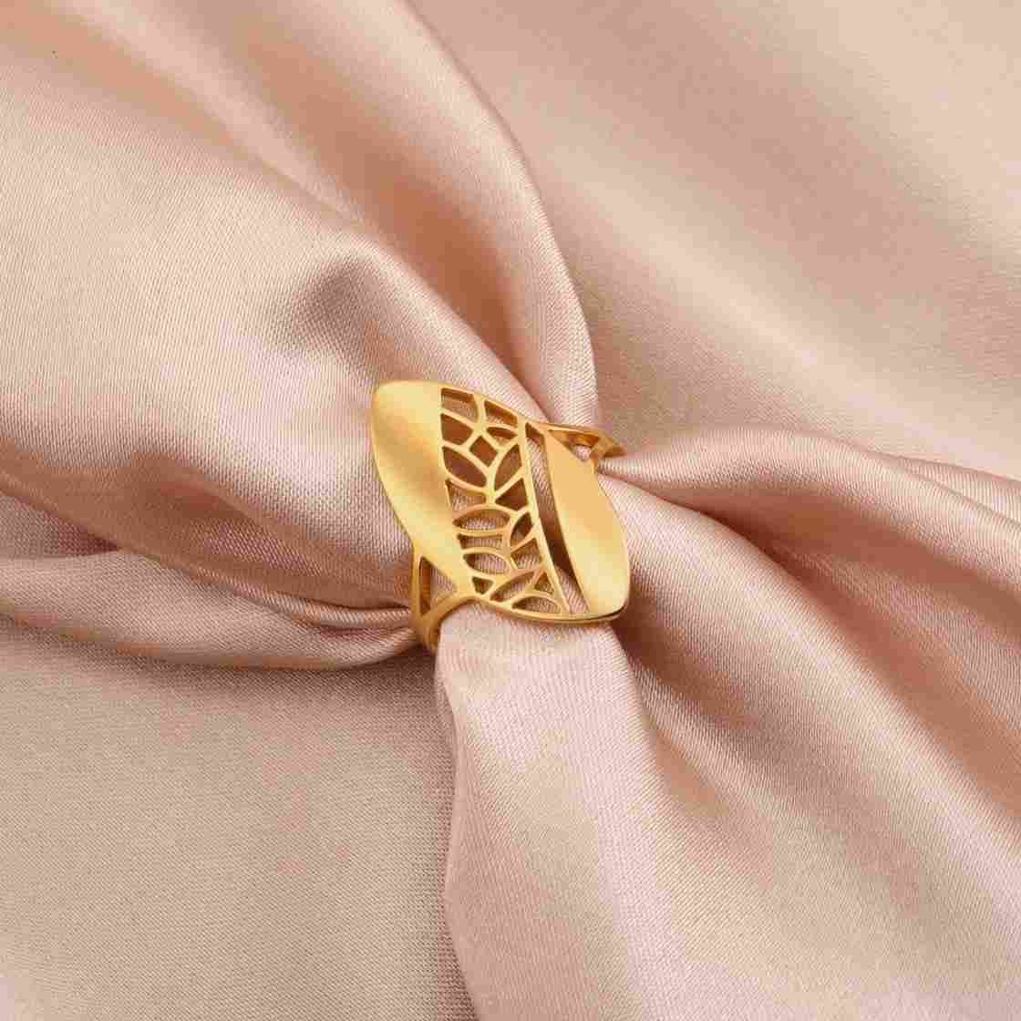 WOMEN RING GOLD