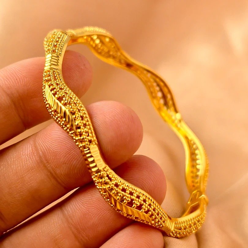 WOMEN BANGLE GOLD