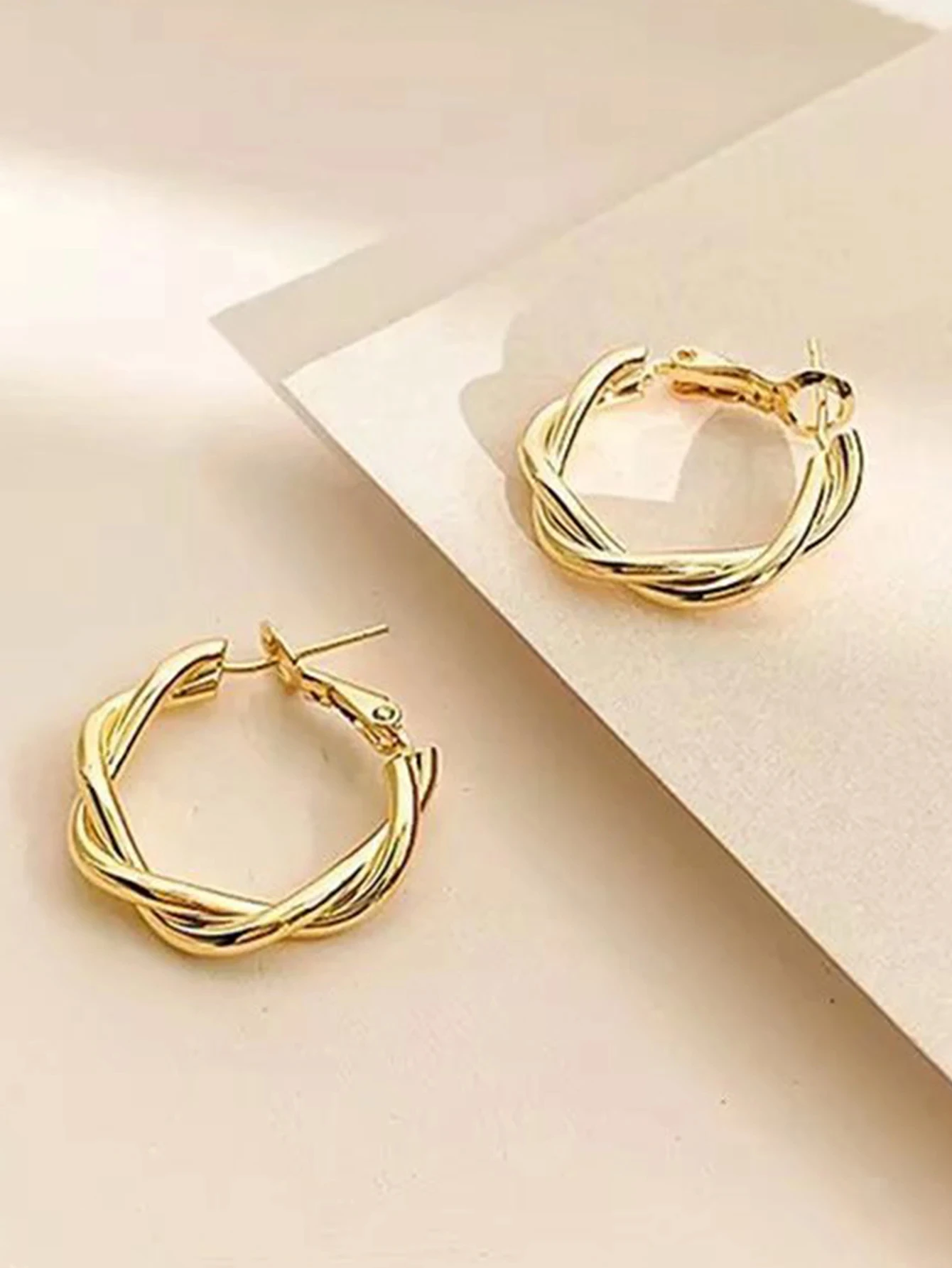 WOMEN EARRINGS GOLD