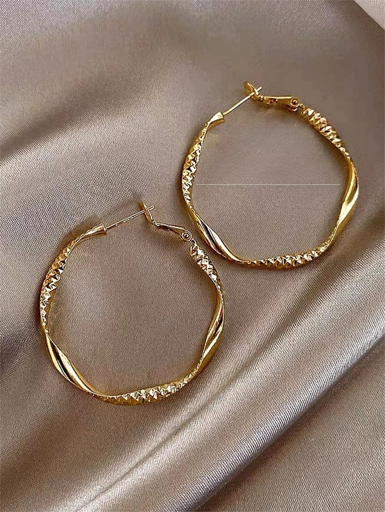 WOMEN EARRINGS GOLD