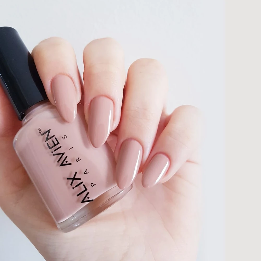 ALIX AVIEN NAIL POLISH