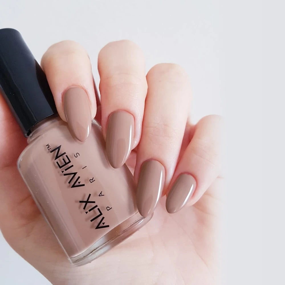 ALIX AVIEN NAIL POLISH