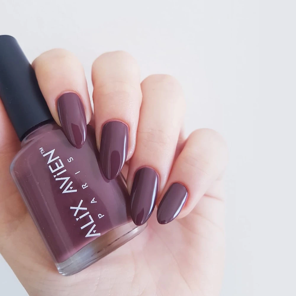 ALIX AVIEN NAIL POLISH