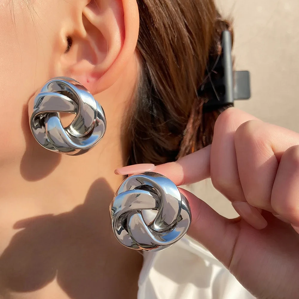 ELEGANT SILVER KNOT EARRINGS