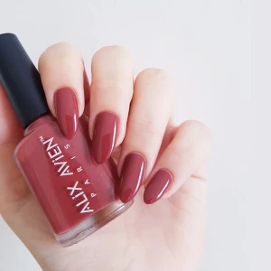 ALIX AVIEN NAIL POLISH